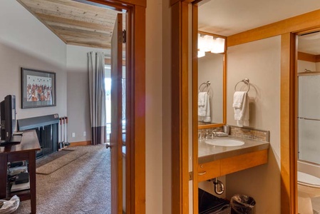 lodge-room-023-1