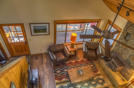 SM098_20180729_003_Living-Area