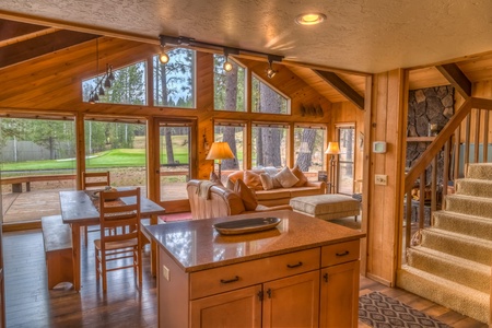 GM275_20180504_004_living-area-1