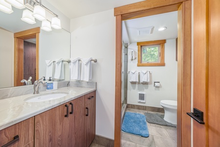 LR035-bath-scaled-1