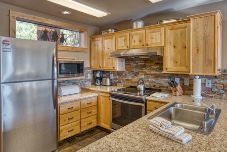 LC001-Black-Butte-Ranch-OR-97759-Large-6