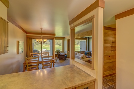 GC095_20180910_005_Living Area
