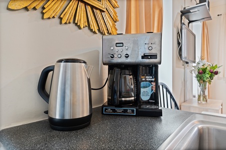 Wake up to fresh coffee and tea at your fingertips with this premium brewing station on your kitchen counter.