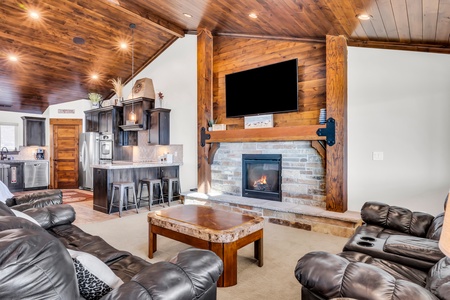 Blackberry Lodge at Bear Lake (Sleeps 24)