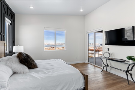 Bluffs at Blue Sage-Master Bedroom and patio doors-Easterly views