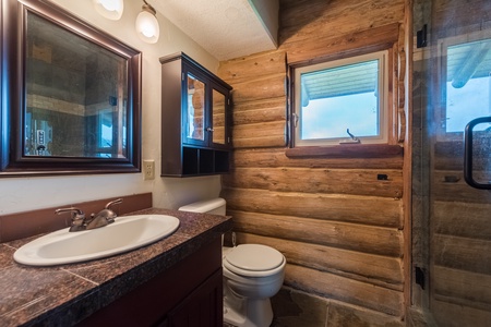 Two Moose Inn-Bathroom