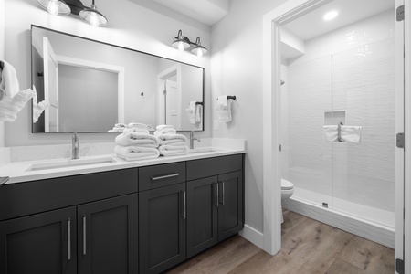 Harmony at Stump Hollow-Master 3/4 Ensuite (Main Floor SE)