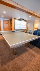 Green Canyon Chalet-Basement Theater Room with Ping Pong Table