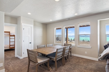 Golden Gable Lodge-Dining area in family room (Downstairs)