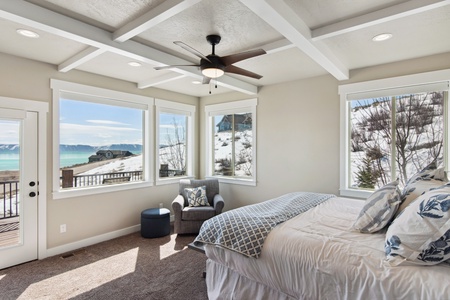 Golden Gable Lodge-Bedroom