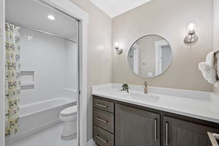 Persimmon Hill-Full bathroom