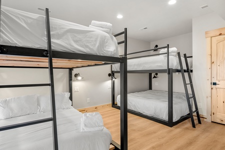 Ranch-House_Bunk-Room_7