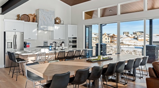 Bluffs at Blue Sage-Dining Table and Kitchen