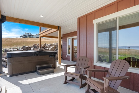 Ranch-House_Hot-Tub_2