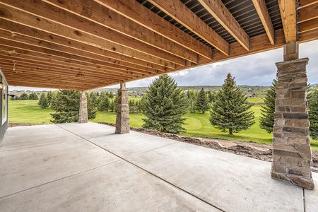 Foxridge-Patio looking at golf course