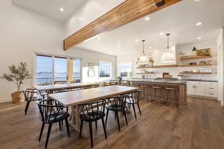 Black Timber Lodge-Dining Area (seats 30)and Kitchen