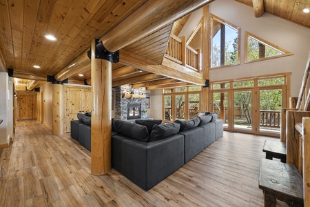 Papa Bear Lodge-Main Floor Family Room