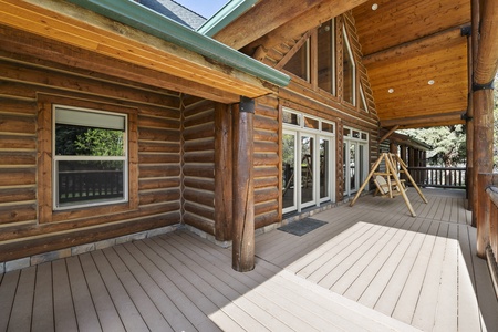 Mini-Papa Bear Lodge-Front Entrance and Deck (SW)
