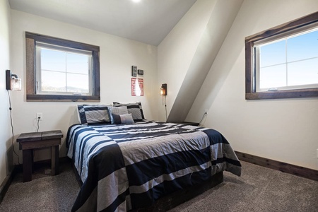 Barn-Bedroom #4 (Upstairs NW)