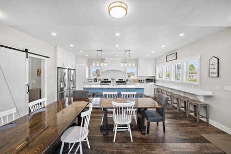 Nantucket-Dining Area (Main Floor South Center)