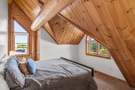 Green Canyon Chalet-Upstairs Bedroom King (NE Corner)