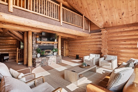 Green Canyon Chalet-Living Room (Main Floor)