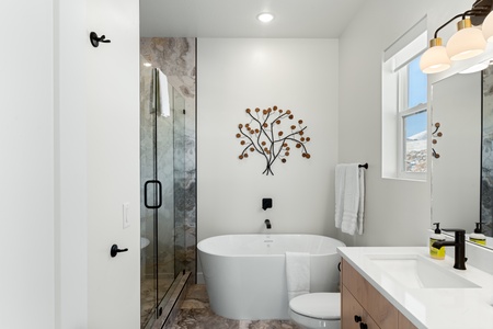 Bluffs at Blue Sage-Master Full Ensuite-Shower and Tub