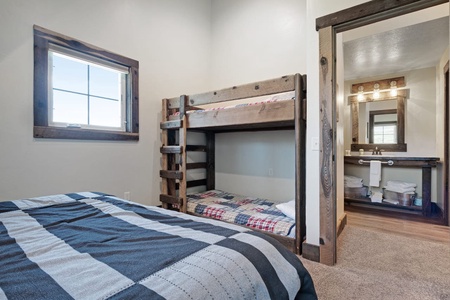 Barn-Bedroom #4 (Upstairs NW)