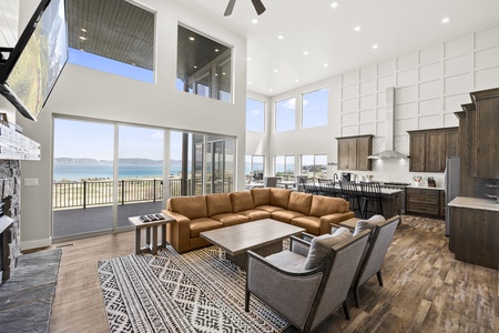 Sapphire Ridge Combo - 2 Homes, Sleeps 84, 15 Bedrooms, Private Pool & Sports Court