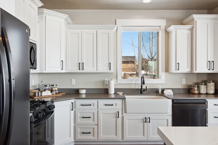 Golden Gable Lodge-Kitchen