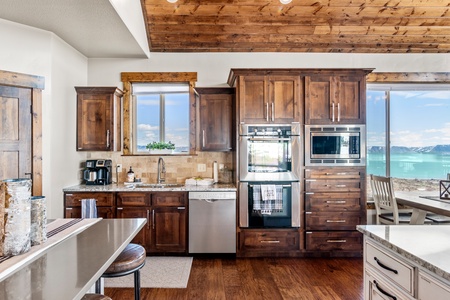 Polaris Peak-Kitchen Sink and Wall Ovens (Main Floor SE)