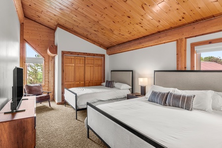 Green Canyon Chalet-Bedroom King and Queen (SW Corner)