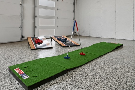 Fox Haven-Putting Green in Game Room (DO NOT TRY TO PARK IN THE GARAGE)