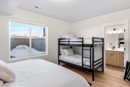 Bluffs at Blue Sage-Bedroom #7 with 3/4 Ensuite(Downstairs North Center -sleeps 4)