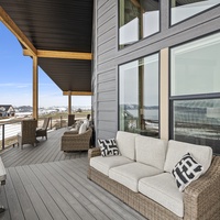 Highlands deck:lounge area