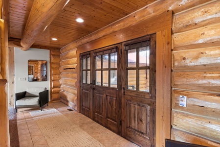 Green Canyon Chalet-Front Door