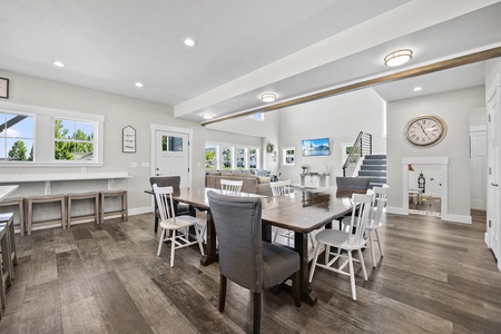 Nantucket-Dining Area (Main Floor South Center)