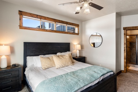 Polaris Peak-Master Bedroom w/Full Ensuite (Main Floor Westcenter-King Bed)