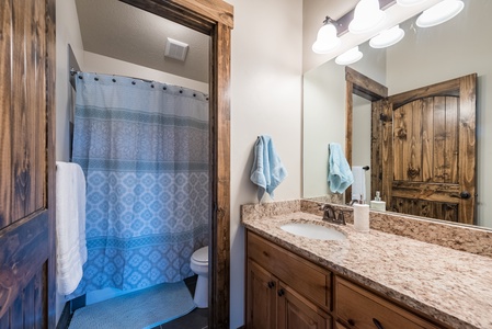 Shundahai Lodge-Guest Bathroom (Main Floor, Middle)