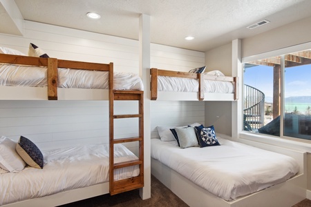 Golden Gable Lodge-Bedroom 4 (Downstairs): 1x Twin over Twin Bunk Bed and 1x Twin over Queen Bunk Bed (accommodates 5)