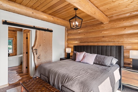 Green Canyon Chalet-Master Bedroom