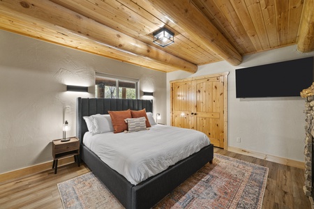 Papa Bear Lodge-Bedroom
