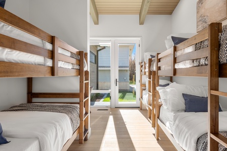 Horizon-Shores-Bear-Lake-Luxury-Rentals35