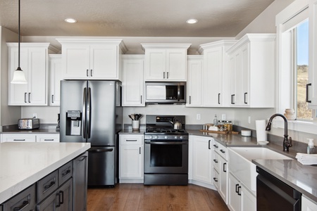 Golden Gable Lodge-Kitchen