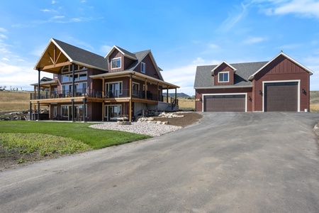 Ranch-House_Exterior_1