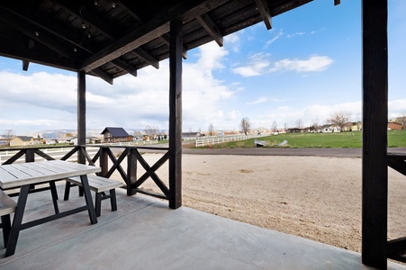 Cedar Farmhouse-Front porch and parking