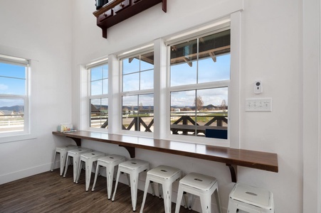 Cedar Farmhouse-Bar seats 8 (Main Floor SE)