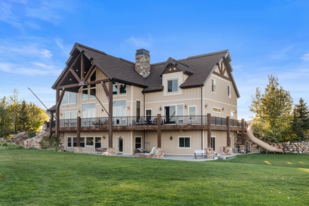 Averon Lodge – Luxury Estate at Bear Lake (Sleeps 80)