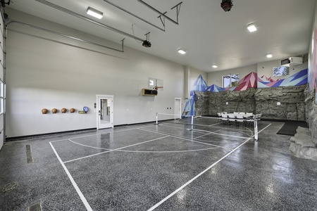 Mtn Shadow Lodge South-Indoor sports court (North)