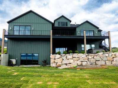 Bear Lake Luxury Rentals - Emerald Estate-01